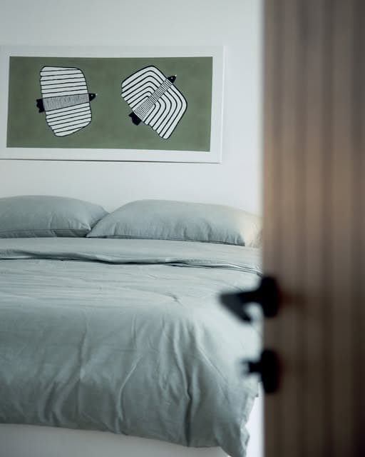 اتاق خواب مینیمال و روشن The Nest